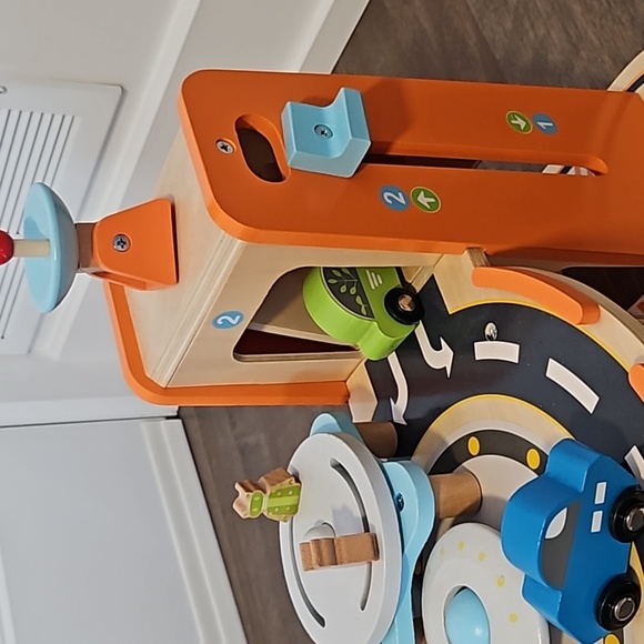 Wooden Space Station - Picture 7 of 7